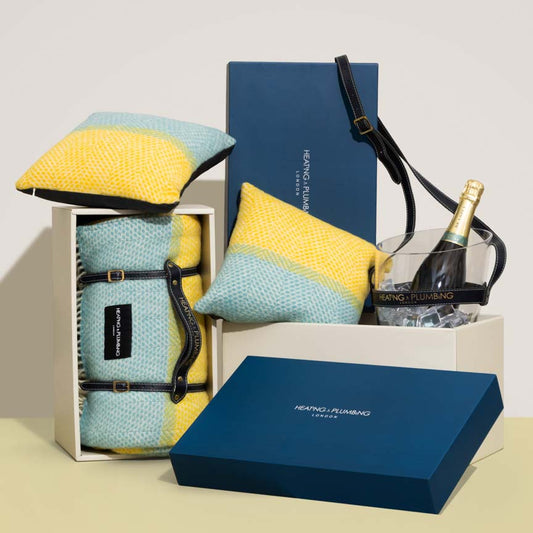 The Down By The Lake Ultimate Picnic Gift Set