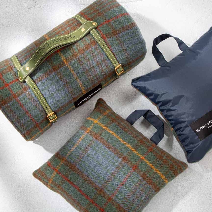 Waterproof Outdoor Cushion in Pure New Wool - Hunting Lodge - Heating & Plumbing London -