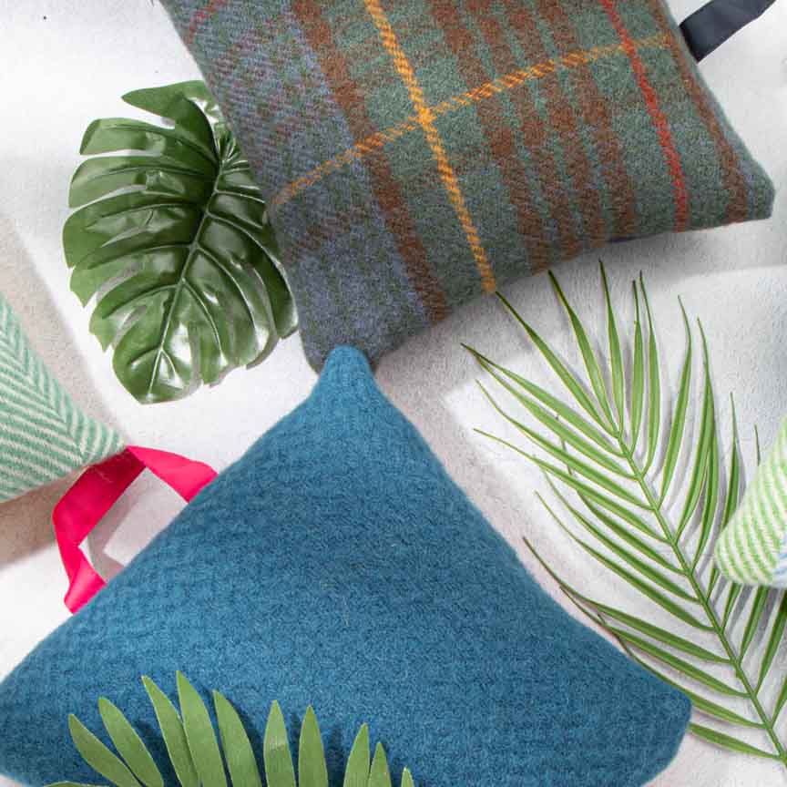 Waterproof Outdoor Cushion in Pure New Wool - Hunting Lodge - Heating & Plumbing London -