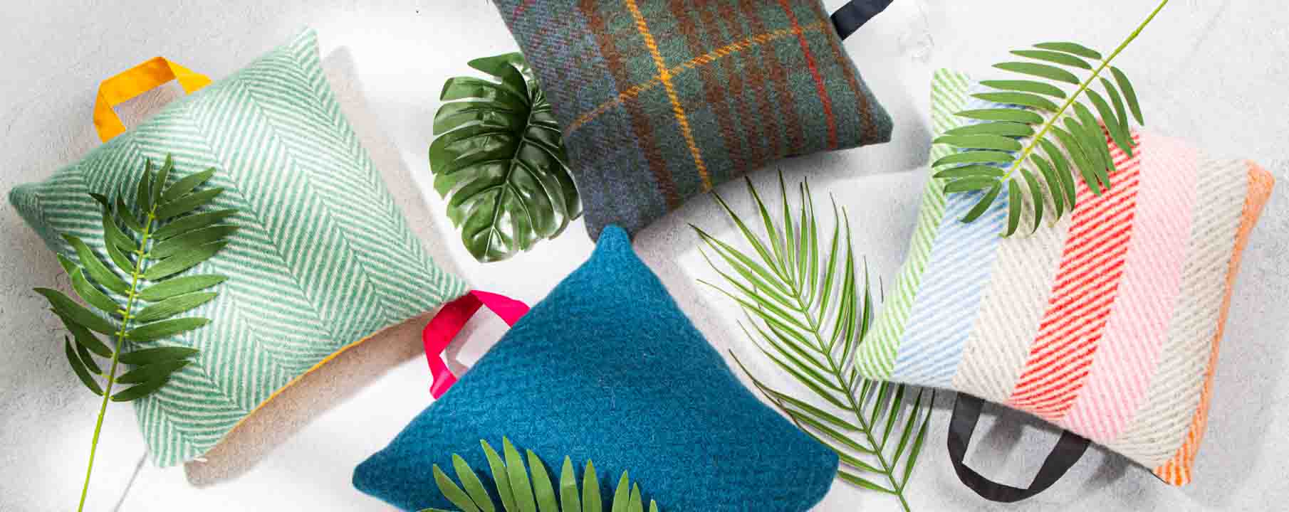 Outdoor Cushions for the Garden and for Picnics