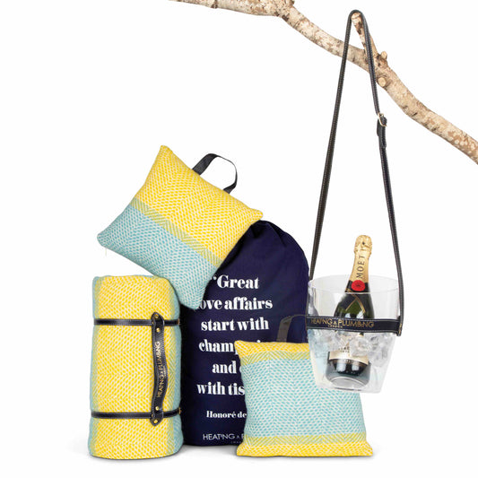The Heating & Plumbing London Ultimate Picnic Toolkit -  Down By The Lake 3600