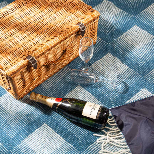 Pure new wool picnic blanket - Swinging London - Heating & Plumbing London - Picnic Blanket