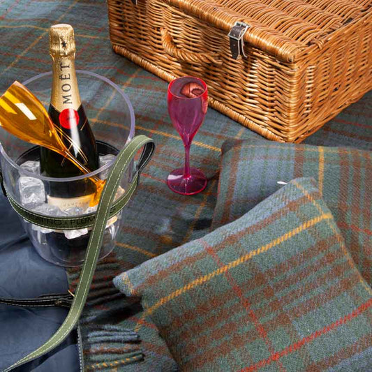 The Heating & Plumbing London Ultimate Picnic Toolkit - Classic Hunting Lodge - Heating & Plumbing London - Picnic Blanket